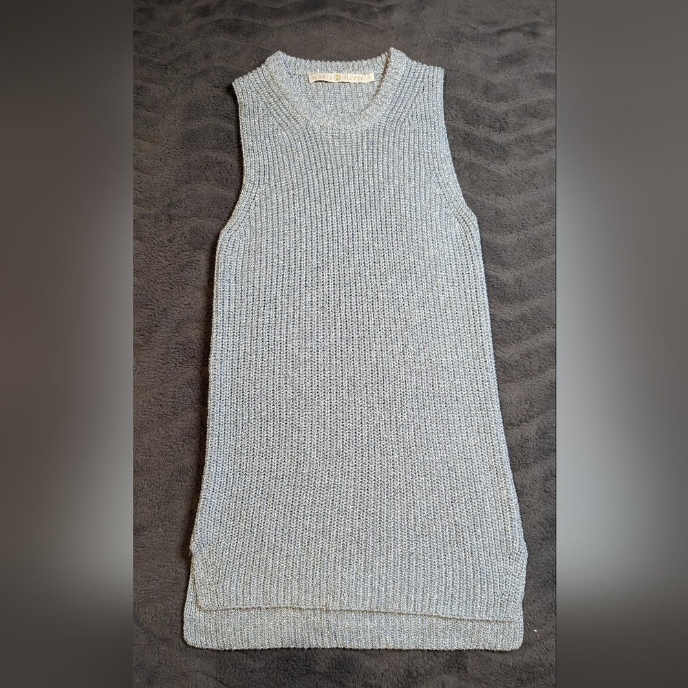 NEW Marie Oliver Metallic Silver Knit Sleeveless Sweater Top Small